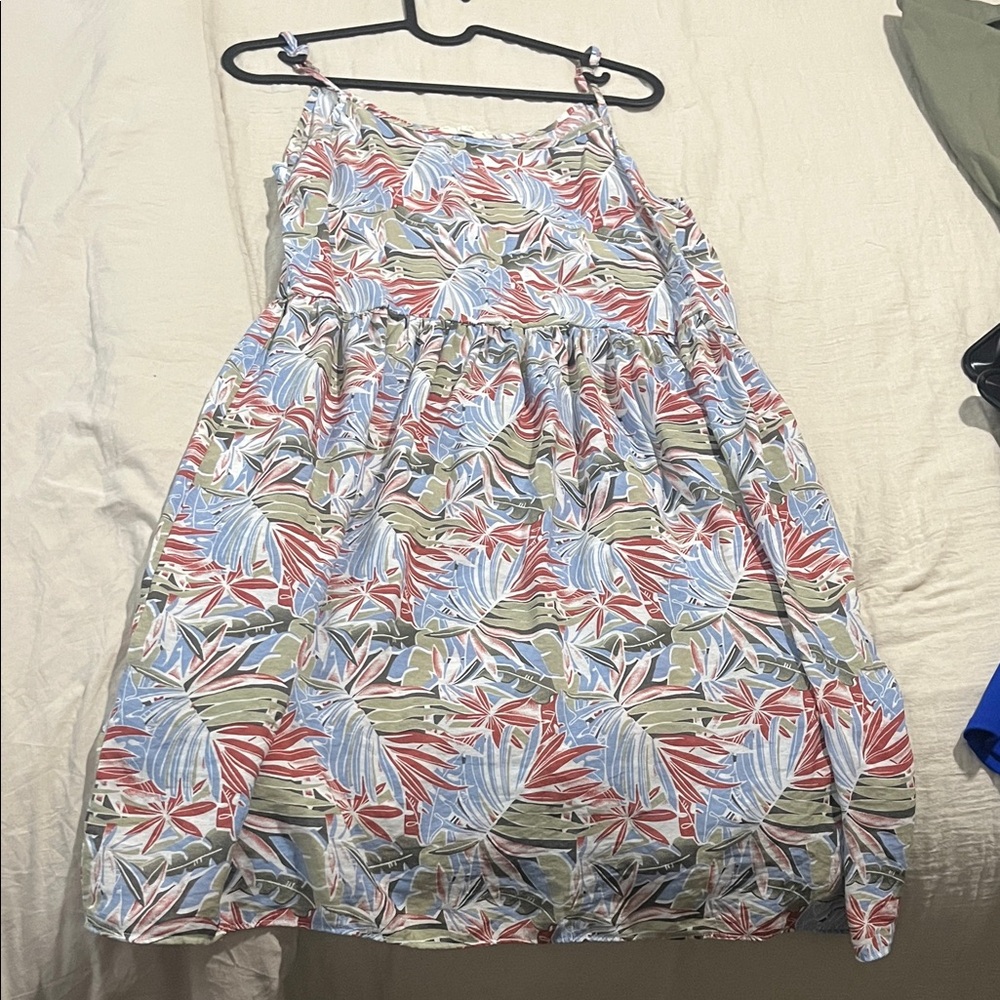 Easel Women's Casual Dress with Leaf Print in Blue, Red, and Green